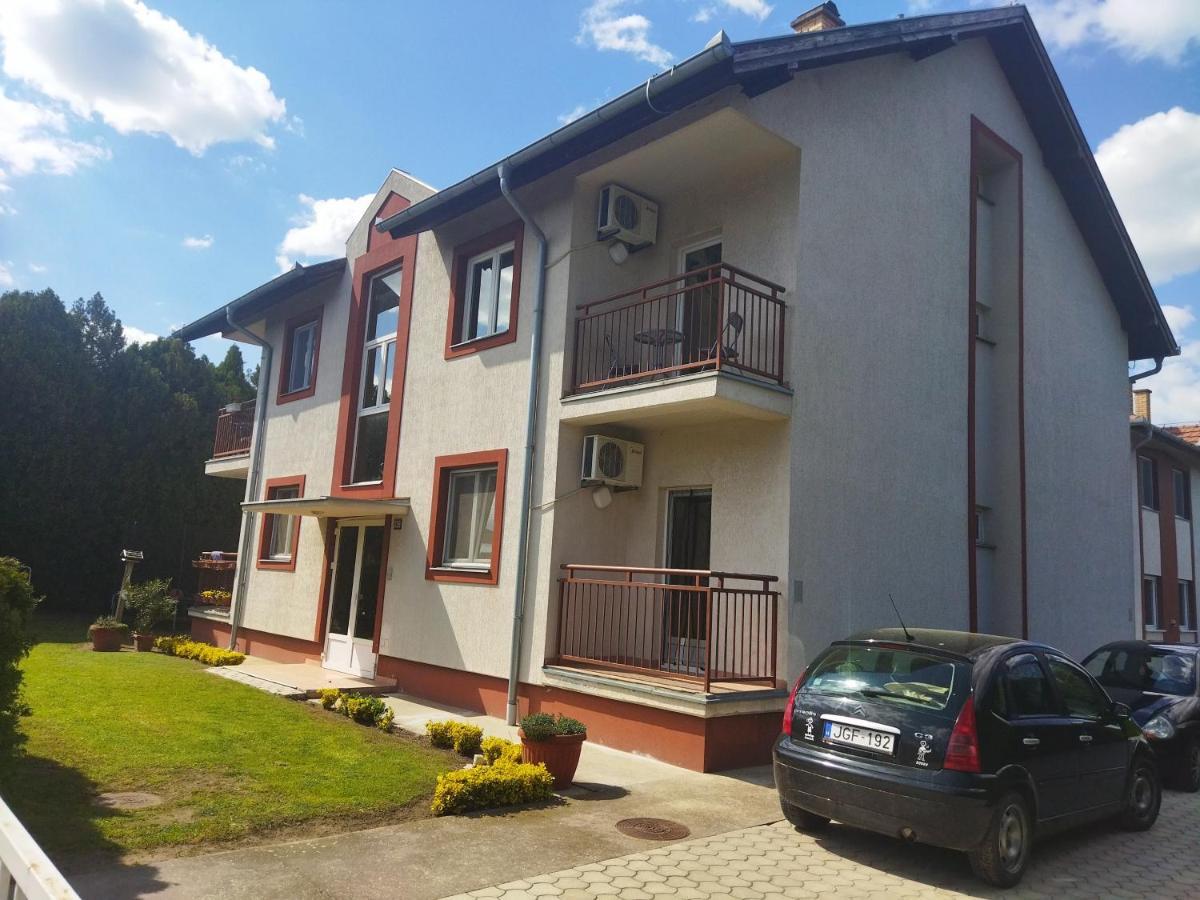 Dora Apartman Palić Esterno foto